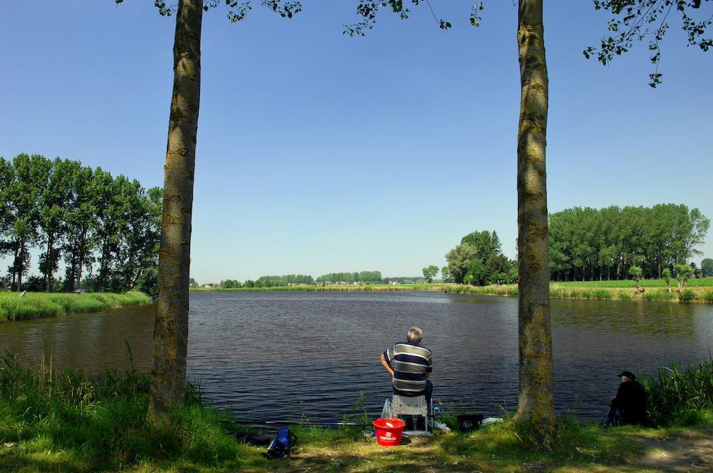 Het Godshuis Hotel Sint-Laureins Luaran gambar