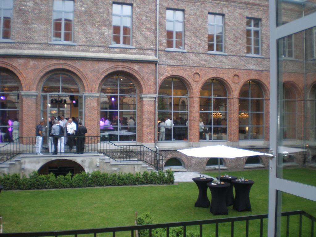 Het Godshuis Hotel Sint-Laureins Luaran gambar