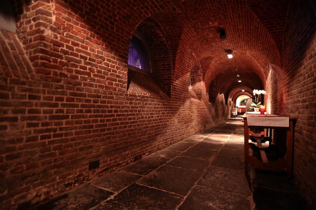 Het Godshuis Hotel Sint-Laureins Luaran gambar