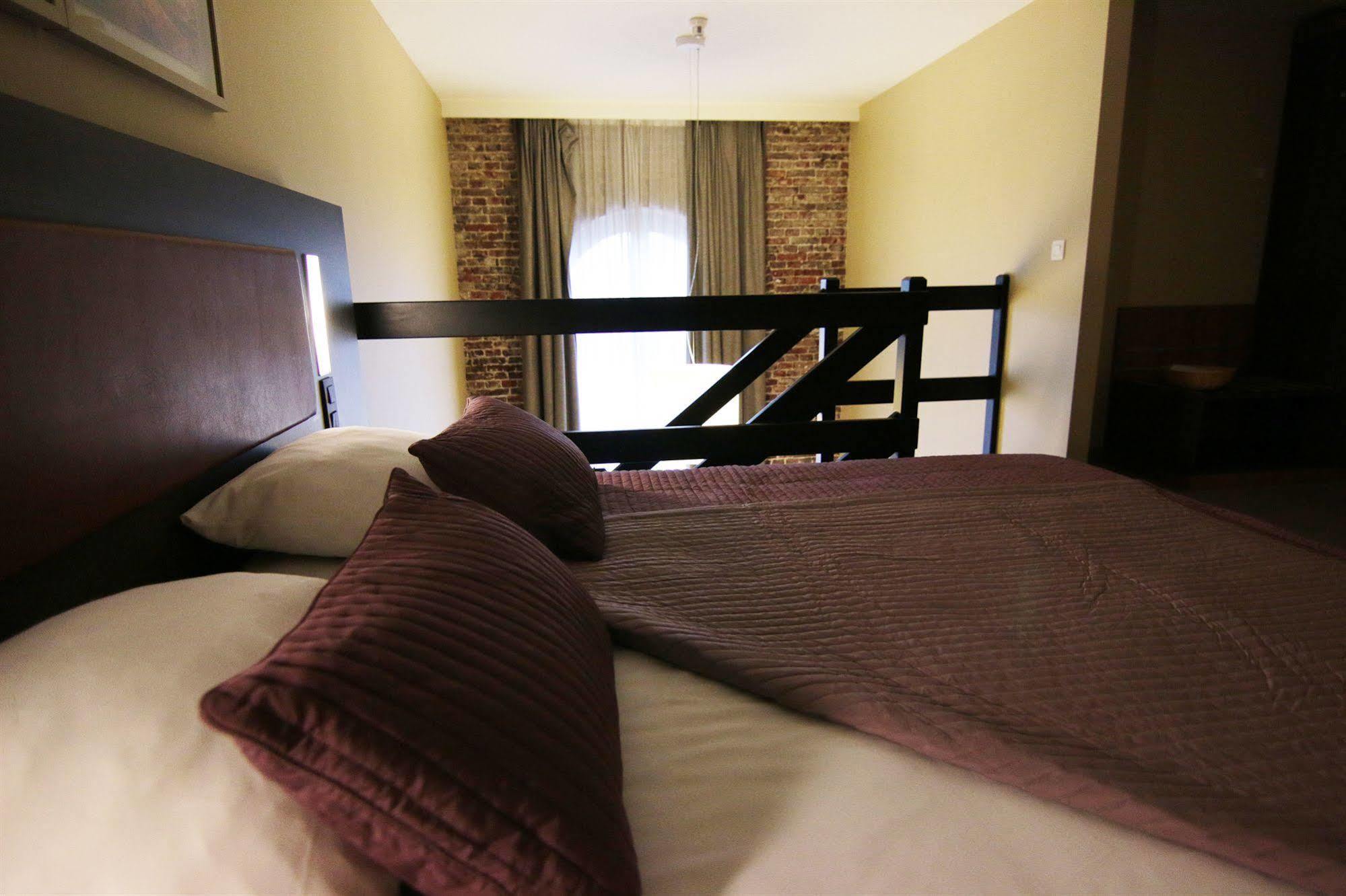 Het Godshuis Hotel Sint-Laureins Luaran gambar